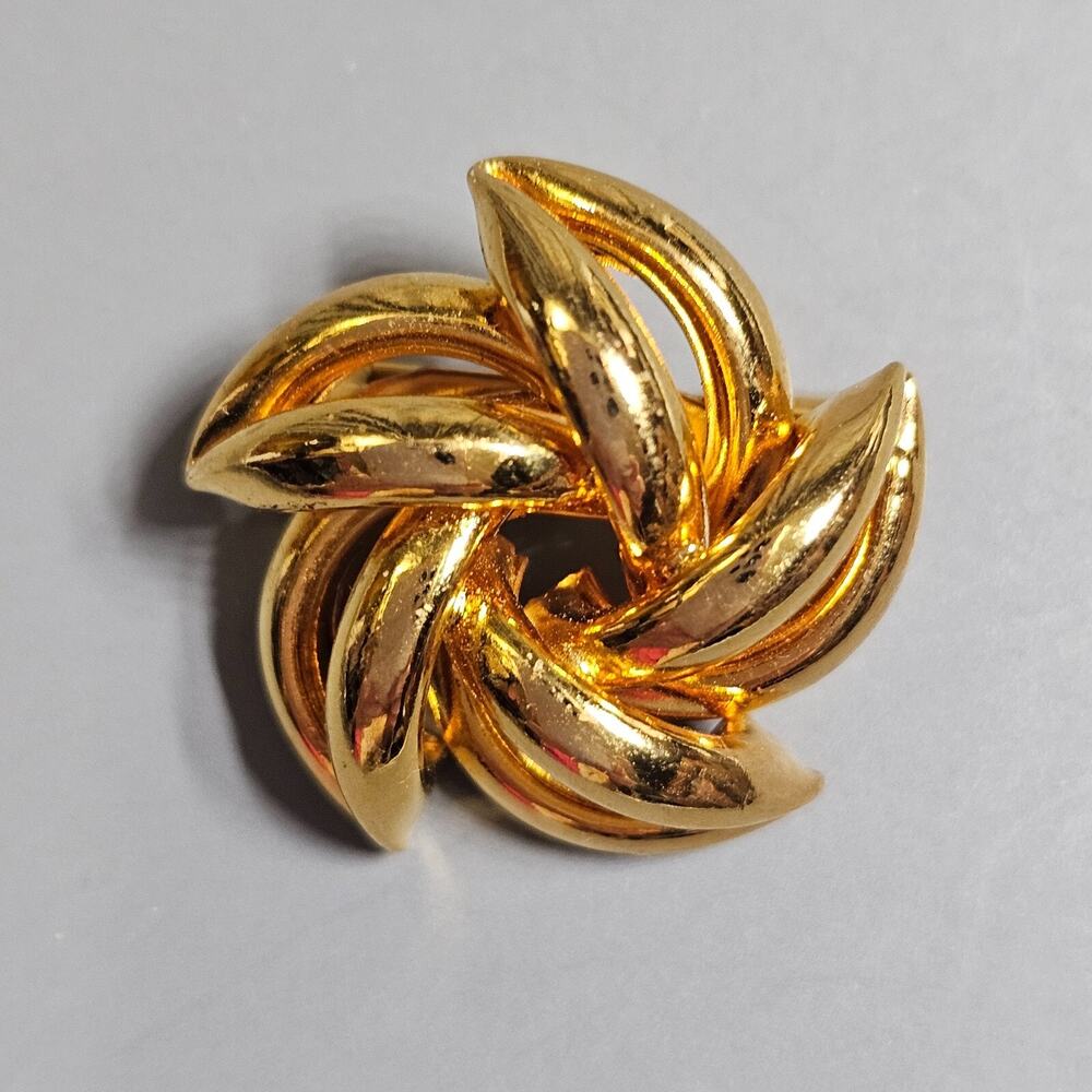 Pinwheel Star Scatter Pin Brooch Puffy Spiral Sunburst Whirl Flower Goldtone Vtg